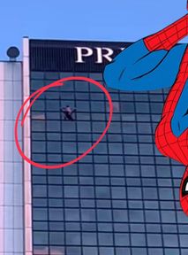 Spiderman w Warszawie? Mężczyzna wszedł na 140-metrowy wieżowiec