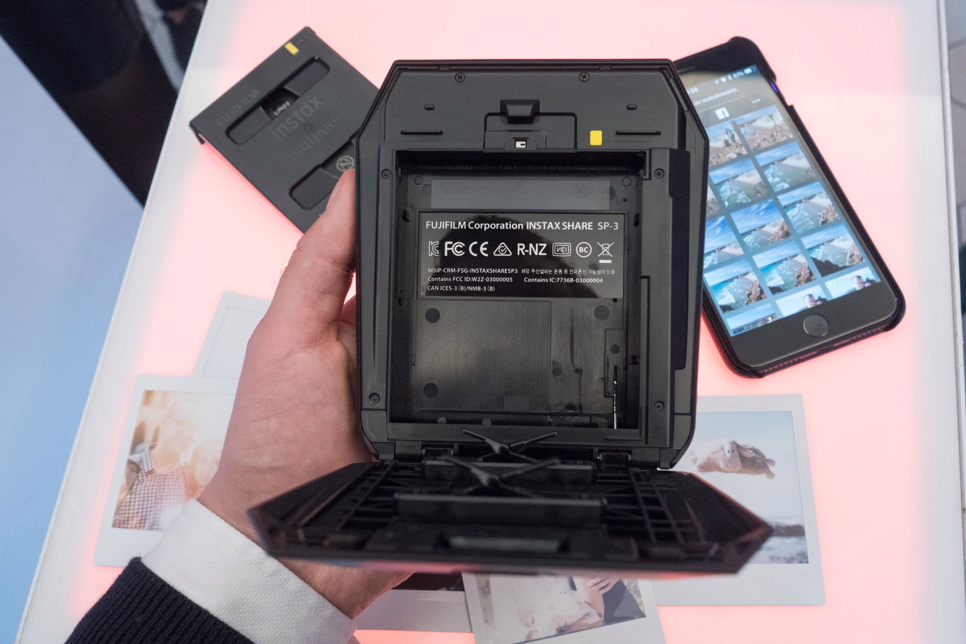 Instax Share SQ SP-3 - drukuje natychmiastowo w kwadracie i daje mnóstwo frajdy 16