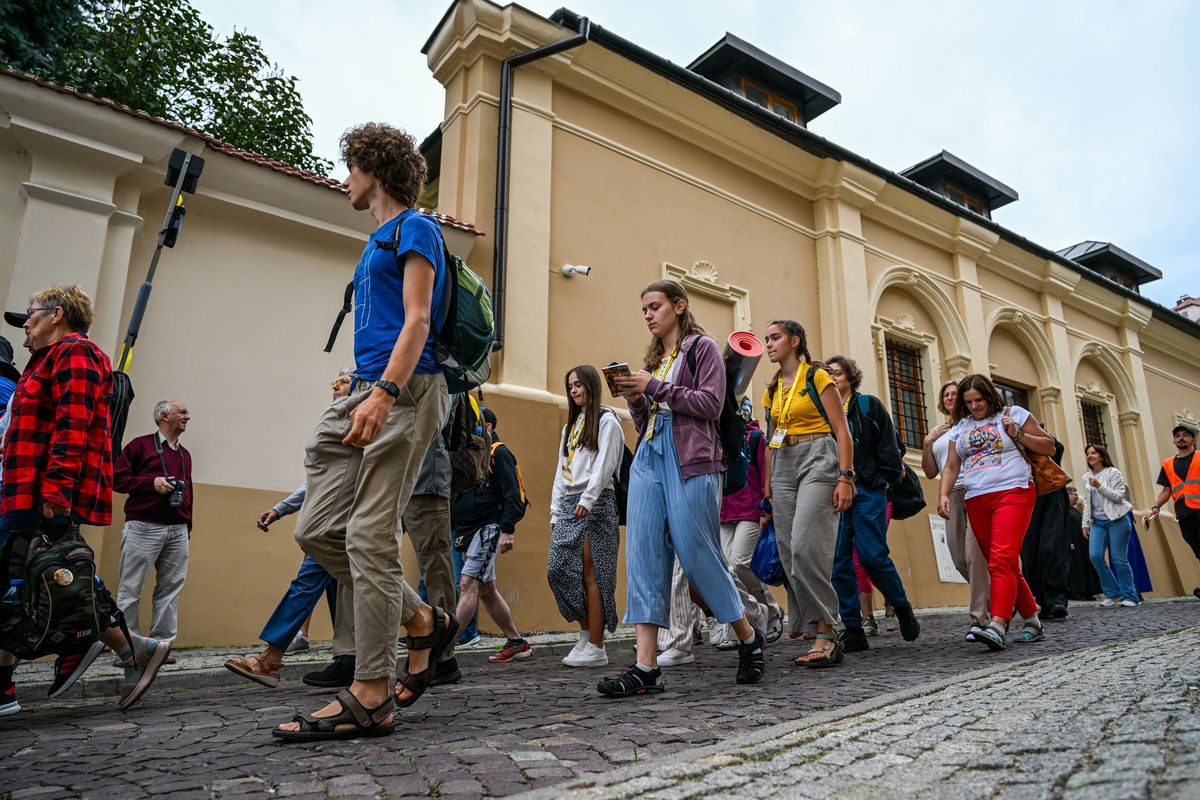 pielgrzymka, wypadek, dziecko Dramatyczna sytuacja. Czterolatek pod autem w trakcie pielgrzymki