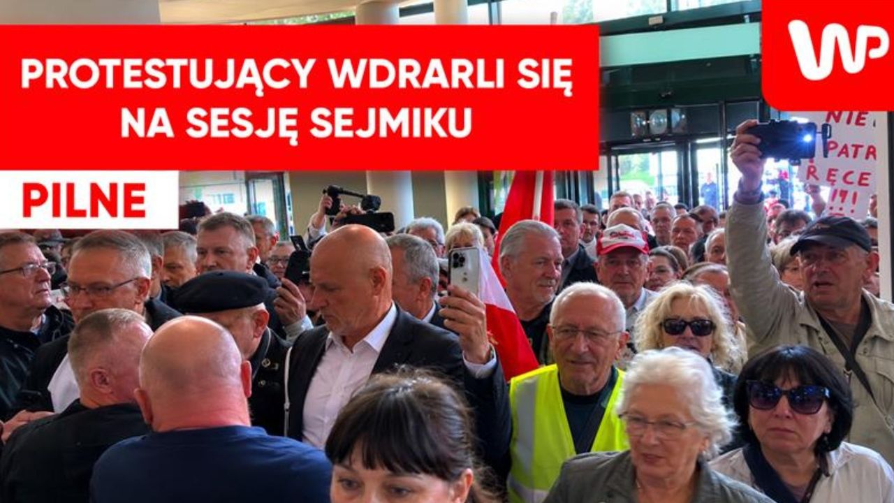 Sceny na Podlasiu. Chaos i przepychanki przed otwartą sesją Sejmiku