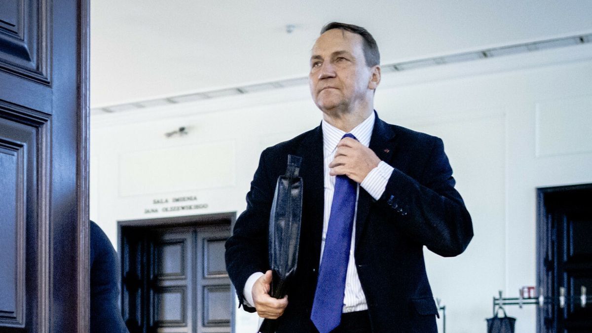 "Będzie protest". Sikorski reaguje na eksplozję rosyjskiego drona