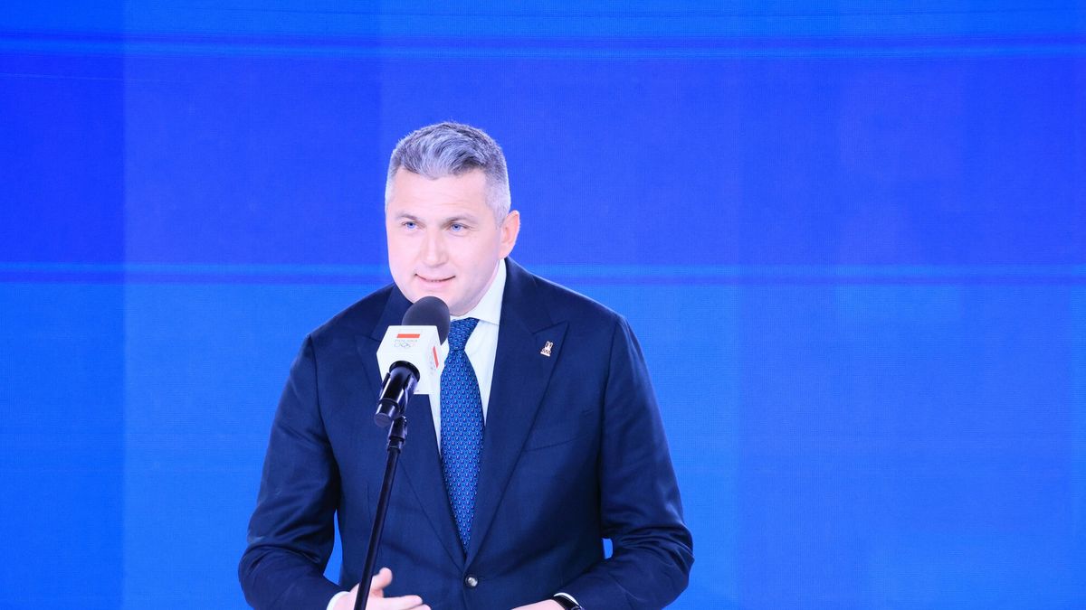 Onet ujawnił zarobki Radosława Piesiewicza