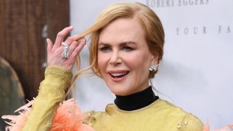 Nicole Kidman w ultrakrótkiej mini pręży muskuły na okładce magazynu (FOTO)