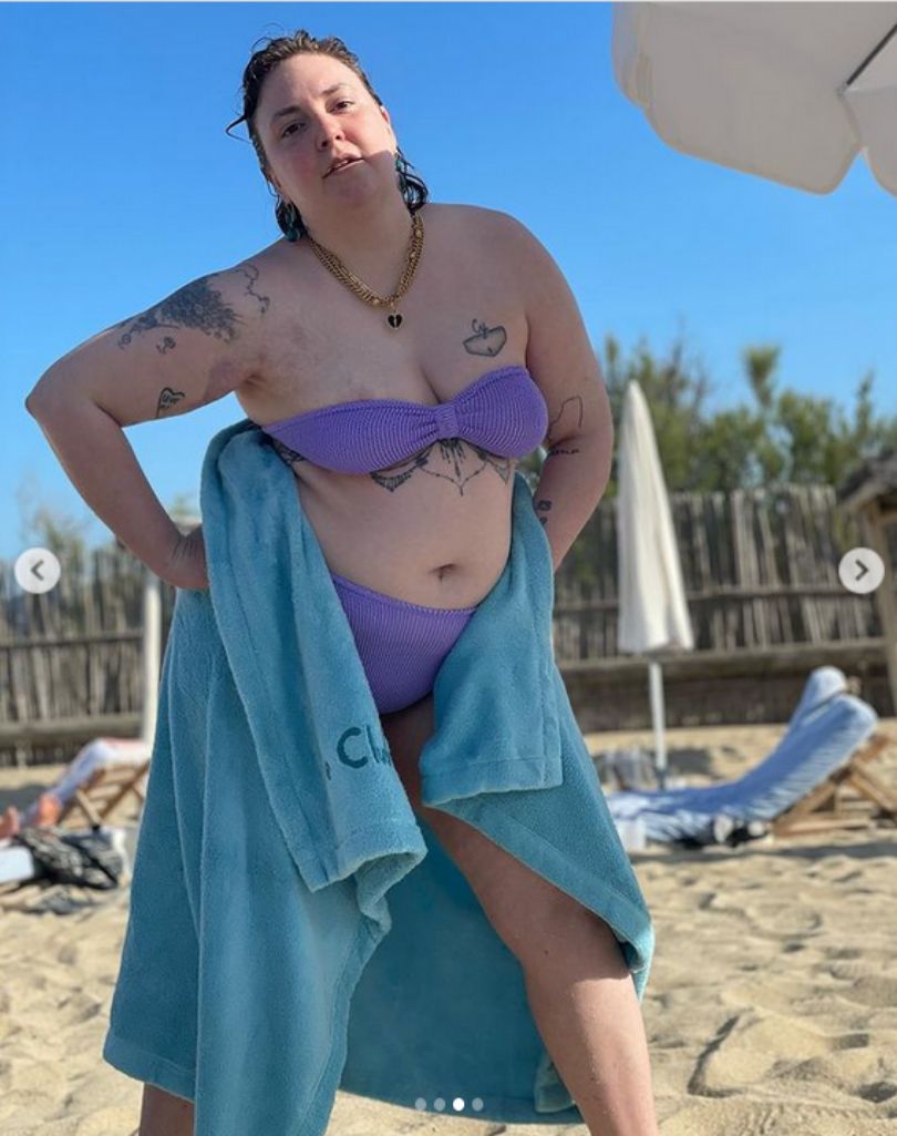 Lena Dunham pozuje w bikini