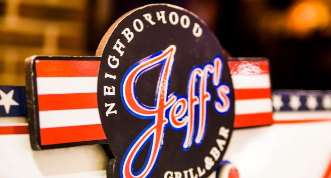 Jeff's zastąpi plastikowe słomki papierowymi