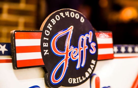 Jeff's zastąpi plastikowe słomki papierowymi