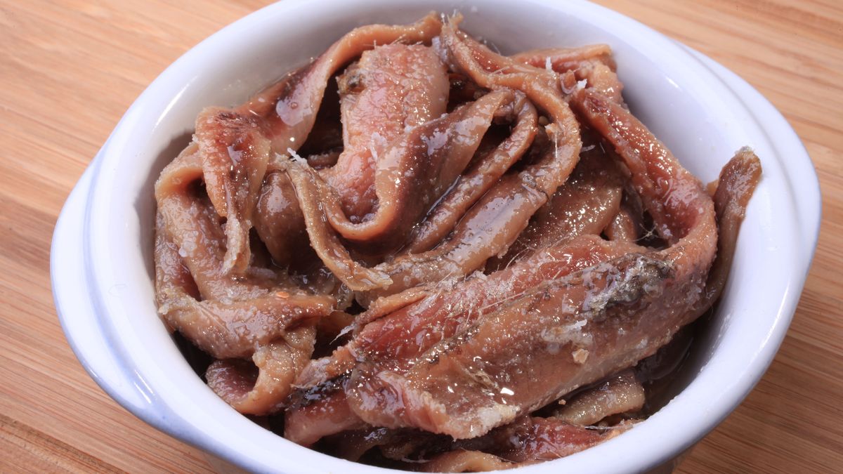 Anchois to prawdziwy rarytas, który warto mieć zawsze w kuchni 