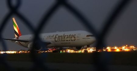 "Możecie mieć niebezpieczne materiały na pokładzie". Dlaczego kontroler nie powiedział pilotom Emirates, że może chodzić o bombę?