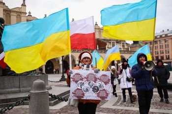 Skutki wygaszania pomocy dla Ukraińców. Resort zdrowia odpowiada na apel