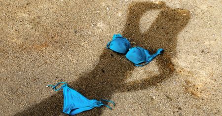 Jak się zachować na plaży dla naturystów? Obowiązuje kilka prostych zasad