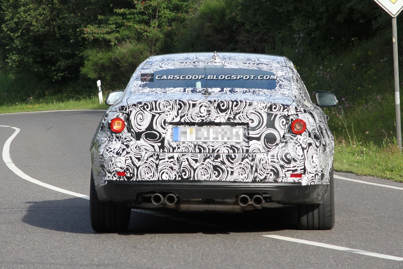 2013/2014 BMW M3 Coupe/M4 - zdjęcie szpiegowskie (źródło: Carscoop)
