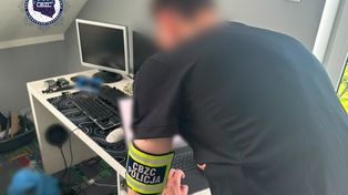 Rachunki sięgały tysięcy złotych. CBZC zatrzymało 17-letniego podejrzanego o cyberoszustwa