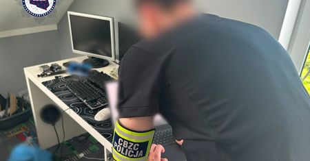 Rachunki sięgały tysięcy złotych. CBZC zatrzymało 17-letniego podejrzanego o cyberoszustwa