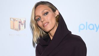 Anja Rubik pozuje TOPLESS podczas artystycznej sesji zdjęciowej
