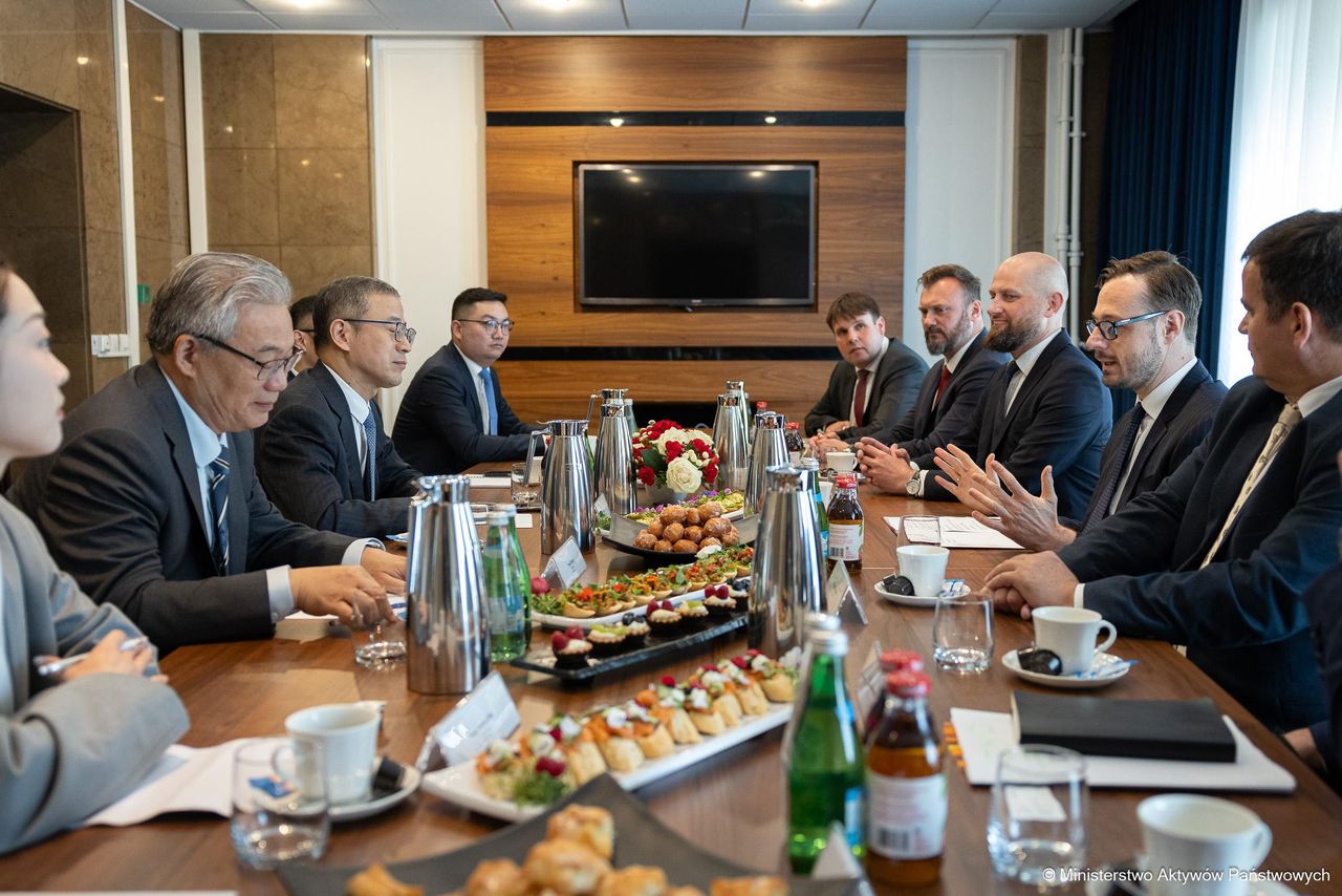 Co dalej z polskim "elektrykiem"? Do Warszawy przyjechał prezes chińskiego giganta