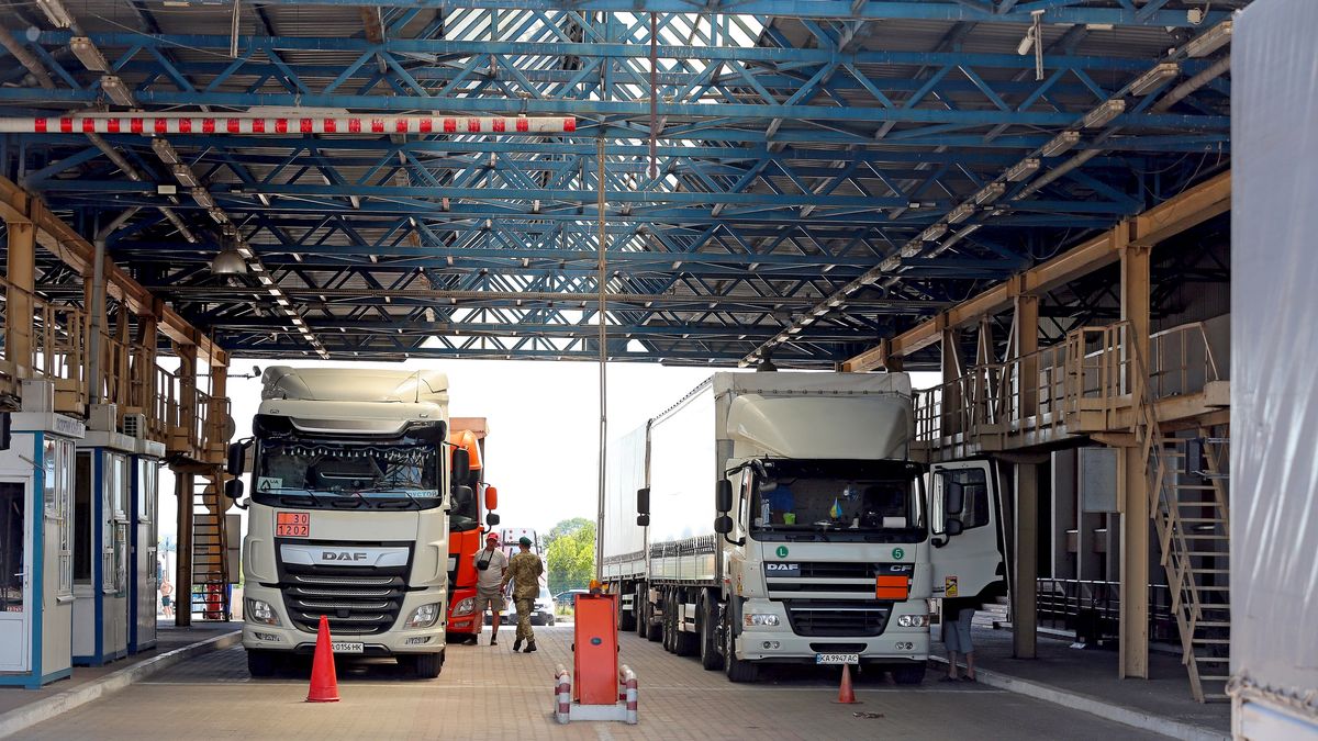 Ukraińskie ciężarówki na przejściu granicznym Korczowa-Krakowiec, czerwiec 2022 roku