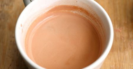 Wiele osób pije ten napój co rano. Pobudza łagodniej niż kawa i rozkręca mózg na cały dzień