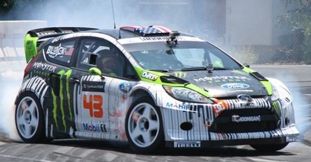 Ken Block i jego nowa Fiesta HFHV na każdą okazję [wideo]