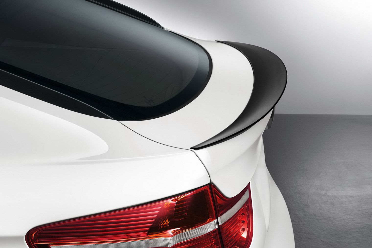 BMW X6 spoiler