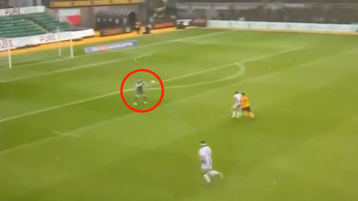 Bramkarz Bradford City popełnił koszmarny błąd