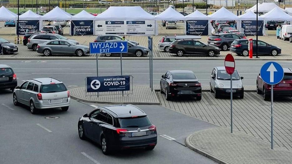 punkt szczepień drive-thru