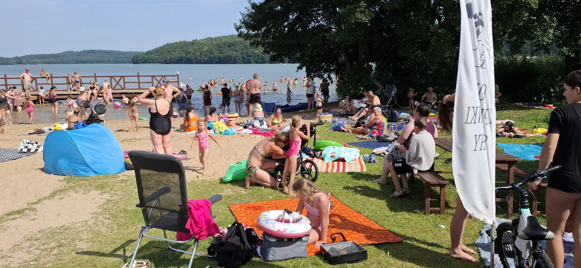 Plaża zwarowska przy jeziorze Lubowidz przeżywała oblężenie