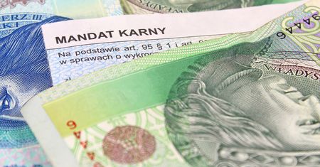 8 tys. zł mandatu. Kierowca celowo wybrał tę karę?