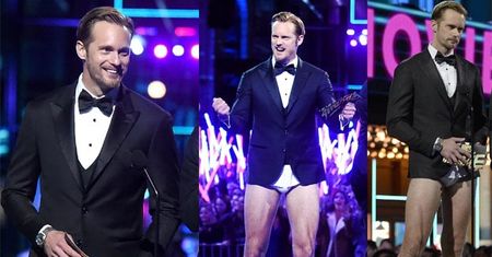 Alexander Skarsgard w majtkach na gali MTV! (ZDJĘCIA)