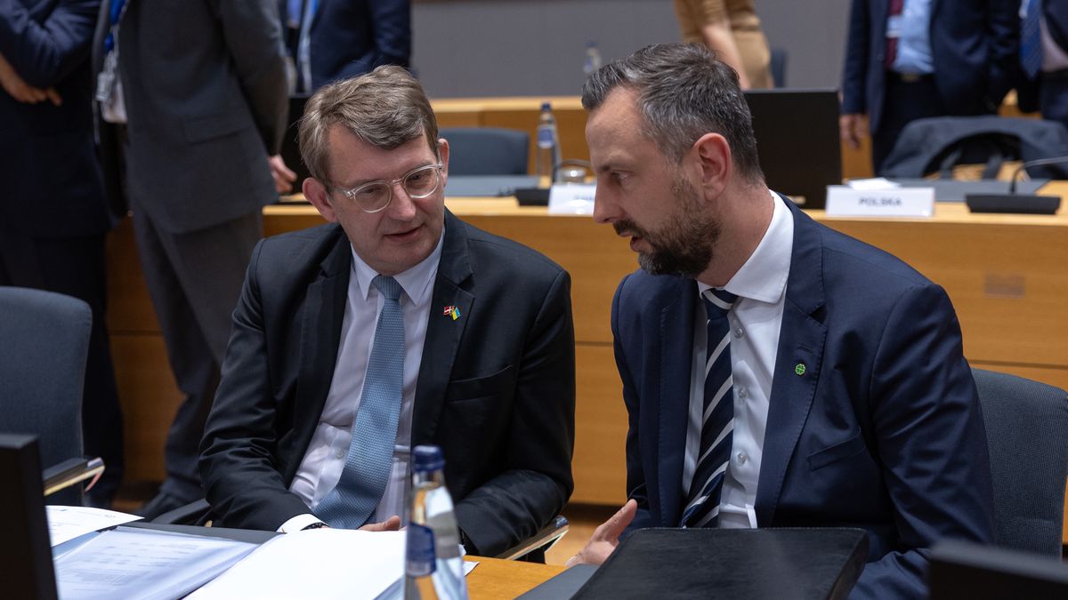 BRUSSELS, BELGIUM - MAY 20: Troels Lund Poulsen (L), Deputy Prime Minister and Minister of Defense of Denmark, speaks with Polish Defense Minister Wladyslaw Kosiniak-Kamysz (R) before the start of a roundtable meeting at the European Council headquarters during the meeting of Defence Ministers on May 20, 2025 in Brussels, Belgium. Today's EU's Foreign Affairs Council meeting includes a session with EU Defense Ministers to discuss military support for Ukraine. (Photo by Omar Havana/Getty Images)