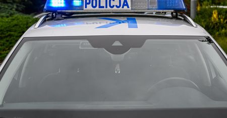 Zderzenie autobusu z autem pod Nowym Sączem. Wśród poszkodowanych 12-latka