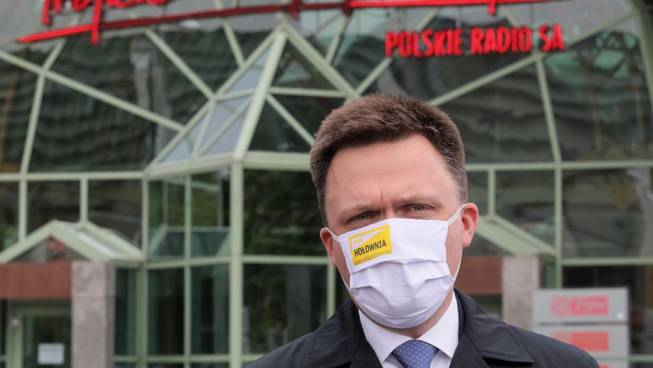 Wybory 2020. Szymon Hołownia przed budynkiem radiowej "Trójki" 