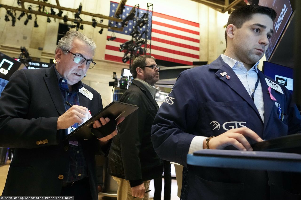 Historical marks on Wall Street: Nasdaq hits historic high as market shows mixed results