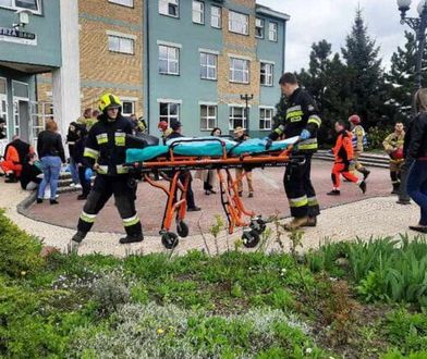 Uczniowie omdlewali. Na ratunek służby z całego województwa