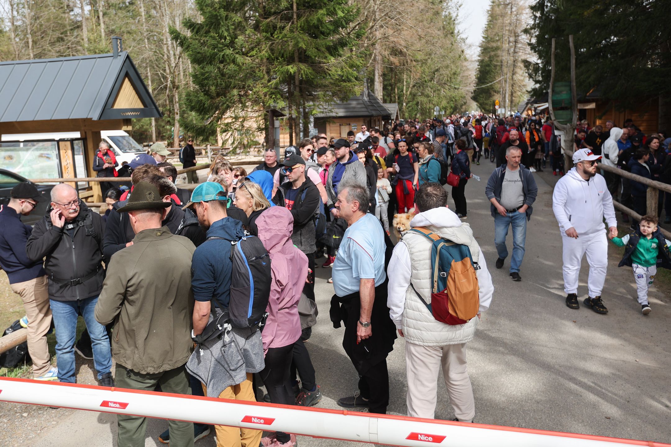 Najazd turystów na Tatry