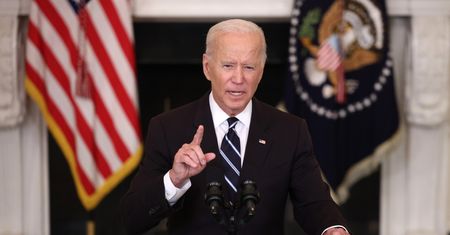 Biden ostrzega przed ekstremalnymi zjawiskami pogodowymi. Podał cenę w dolarach