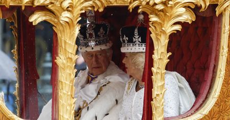 Zmarła kobieta potrącona przez KRÓLEWSKĄ ESKORTĘ. Pałac Buckingham składa kondolencje