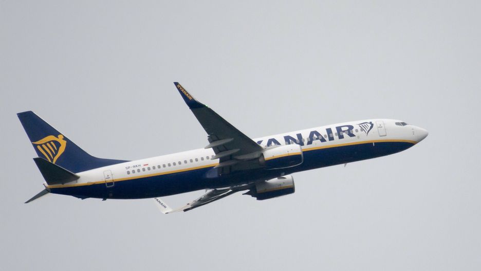 reporter_baza_2021-0705.07.2021 Gdansk Port Lotniczy im Lecha Walesy Samolot Boeing 737 800 tanie linie lotnicze Ryanair Fot. Wojciech Strozyk/REPORTERWojciech Strozyk/REPORTER
