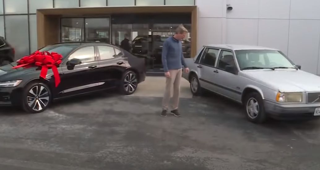 Jim dostał w prezencie nowe auto na 2 lata