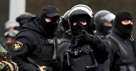 Szokujący dekret Łukaszenki. Żołnierze mogą strzelać do obywateli