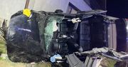 Auto z nastolatkami roztrzaskało się na ogrodzeniu. Dramatyczny wypadek pod Pajęcznem