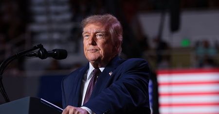 "Pakt z diabłem", "Zdrada". Politycy w USA ostro krytykują ruch Trumpa