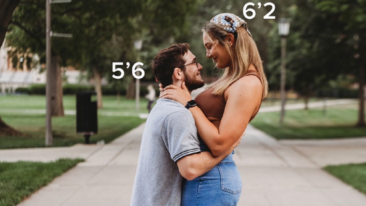 Mają tyle samo lat a wyglądają jak starsza siostra z młodszym bratem