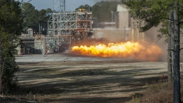 NASA chwali się najpotężniejszym silnikiem rakietowym na świecie [wideo] 1