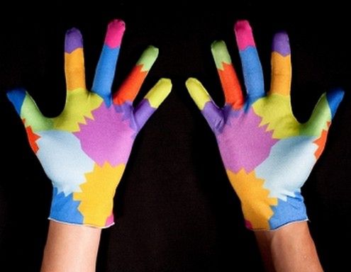 Kolorowe rękawiczki dla rzeczywistości wirtualnej [wideo]