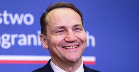 Sikorski kpi z konfliktu w PiS. Wspomniał o Ziobrze