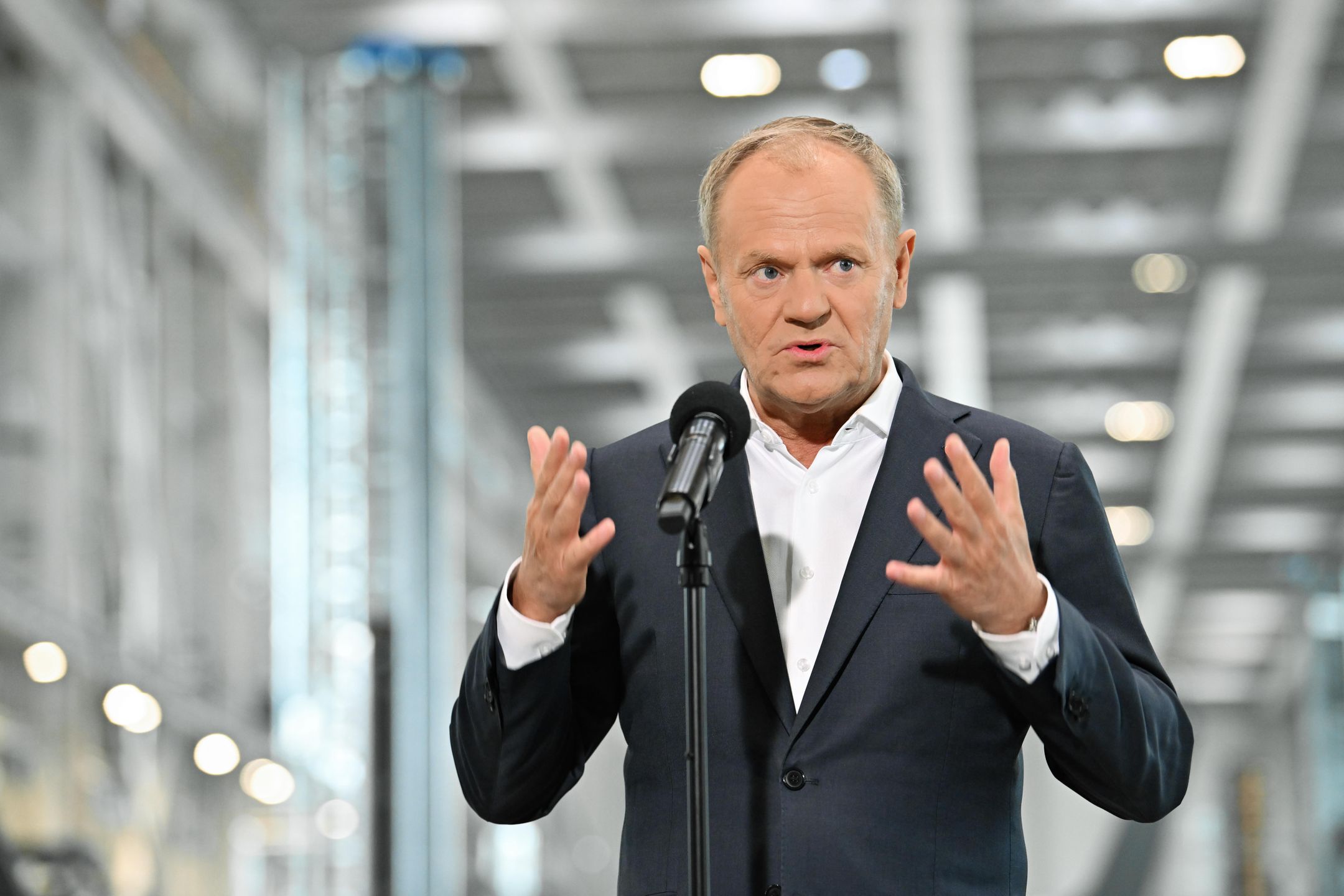 Donald Tusk
Gda�sk, 22.05.2025. Premier Donald Tusk podczas spotkania z mediami, po wizycie w zak�adzie produkcyjnym morskich wie� wiatrowych Baltic Towers, 22 bm. w Gda�sku. (awol) PAP/Andrzej Jackowski
Andrzej Jackowski
baltic towers, briefing, energetyka, energia, morskie wie�e wiatrowe, odnawialna, polityk, prasowy, premier, producent, produkcja, wiatrowa, wizyta, zak�ad produkcyjny, zwiedzanie