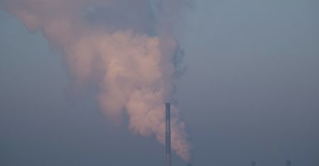 Dwa regiony w objęciach smogu. RCB rozesłało alert