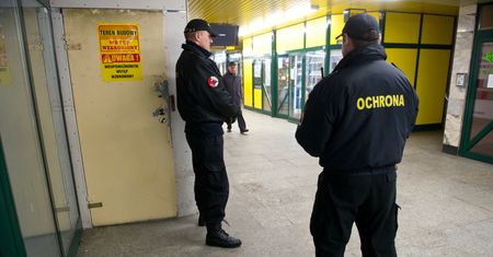 Brutalna interwencja na nastolatce. 44-latek użył paralizatora