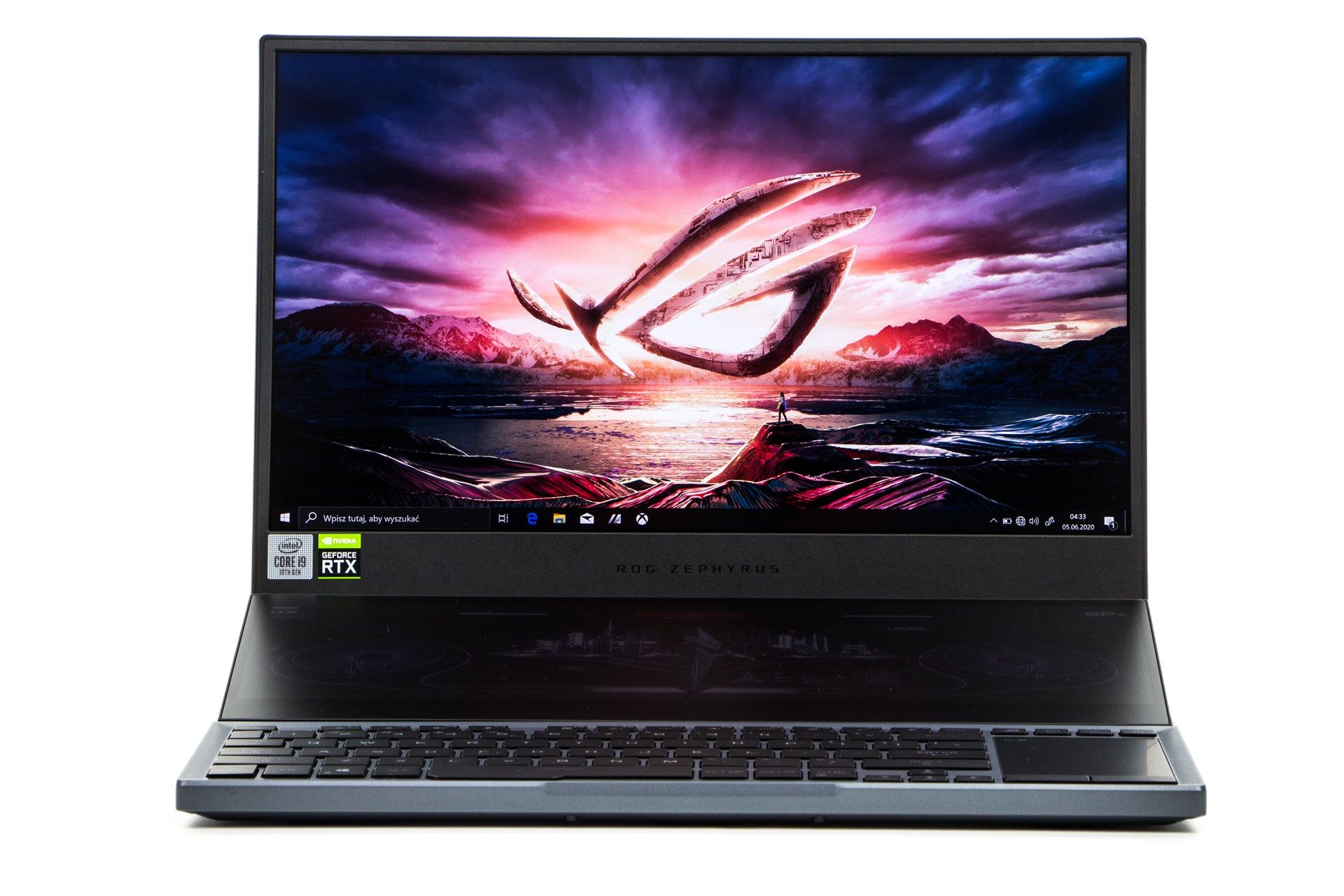 ASUS ROG Zephyrus Duo 15 GX550L - z przodu