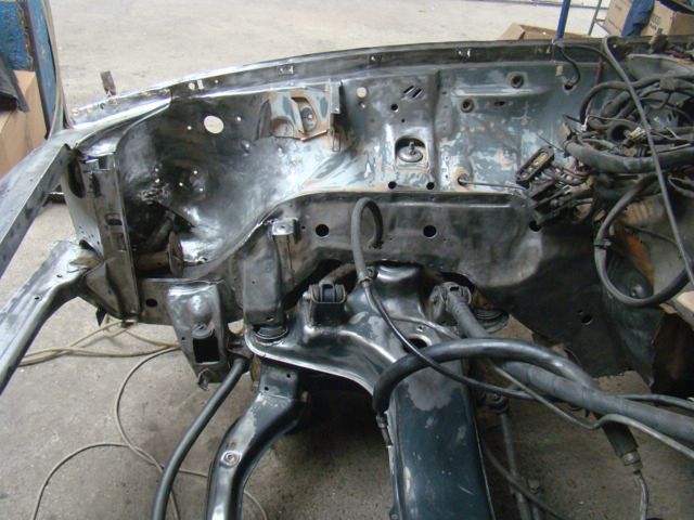 Mercedes 107 - prawy fartuch